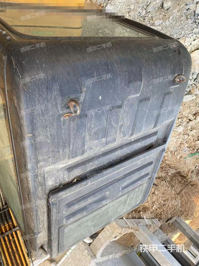 驾驶室顶部（整机外观）