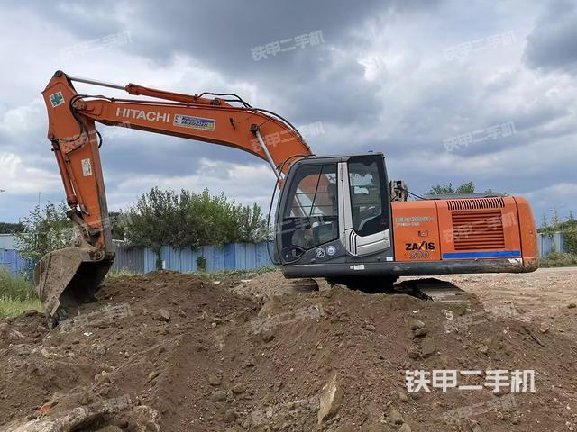 日立ZX200-3挖掘机
