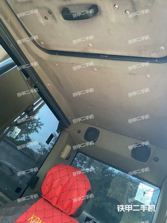 驾驶室顶部（整机外观）