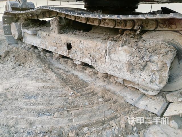 左侧履带整体 （行走机构）