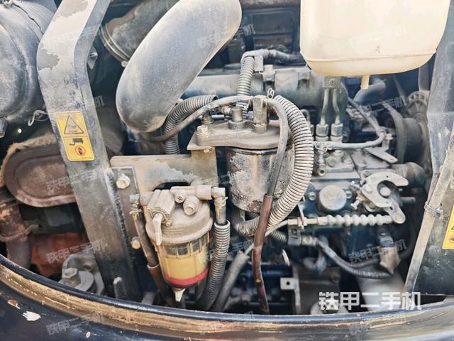 发动机室（上车部件）