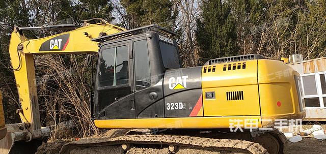卡特彼勒323D2L挖掘机