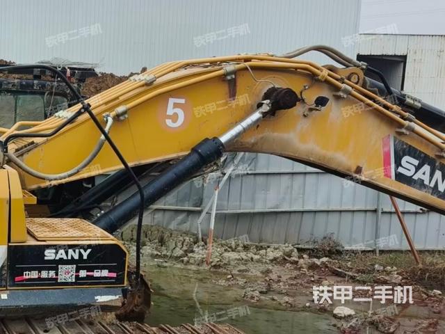 大臂整体 右侧（工作和回转装置）