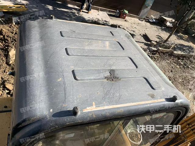 驾驶室顶部（整机外观）