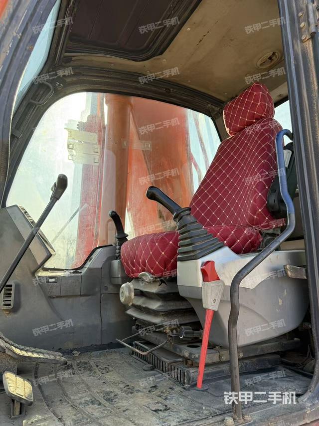 驾驶室整体（整机外观）