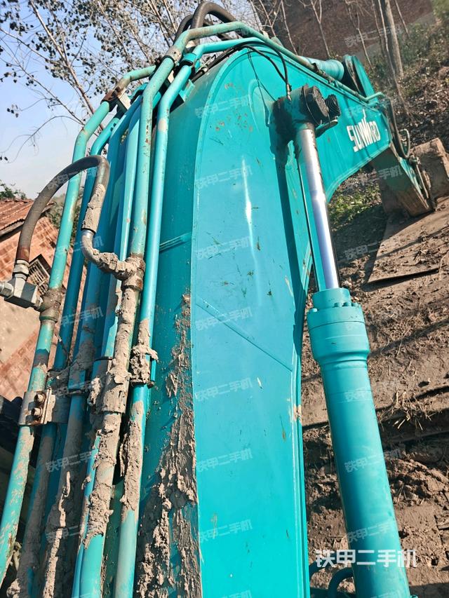 大臂背部俯视（工作和回转装置）