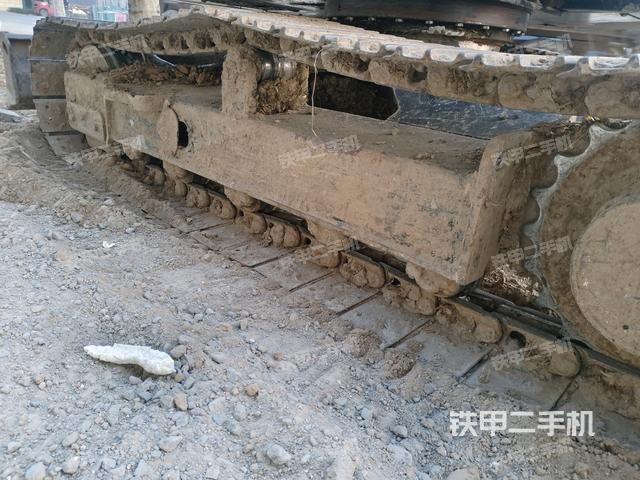 右驱动轮（行走机构）