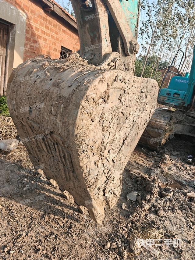 小臂整体左后（工作和回转装置）