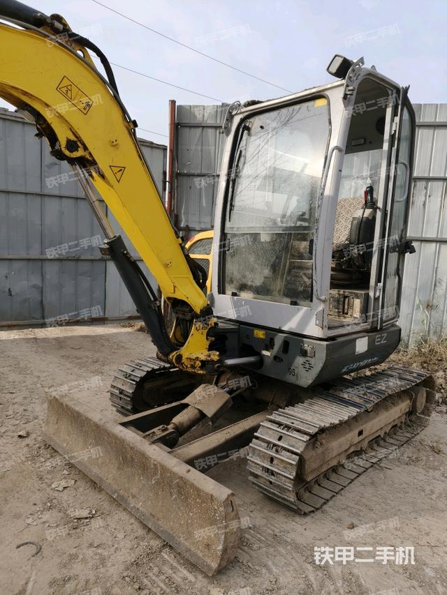 驾驶室顶部（整机外观）