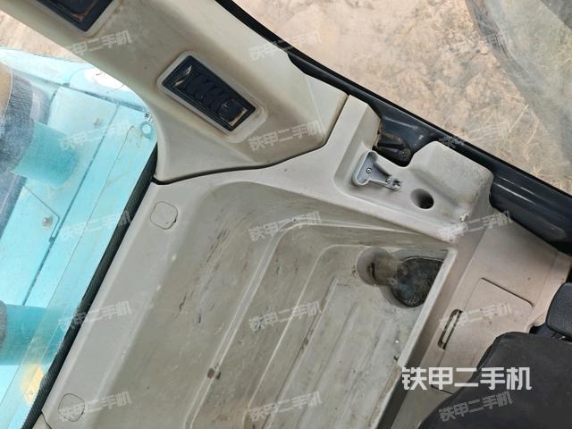 左后方玻璃角标（驾驶室部分）