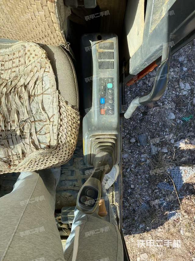 驾驶室整体（整机外观）