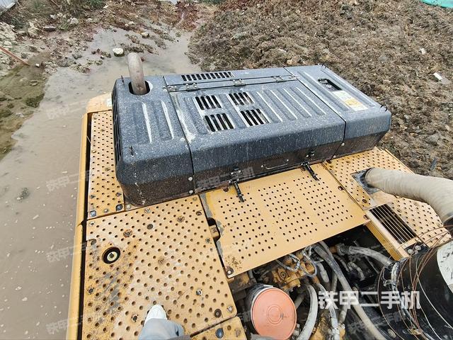 中央回转接头特写（上车部件）