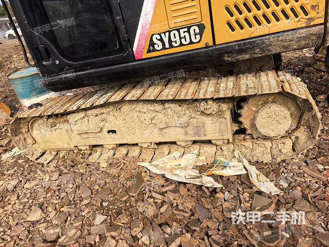 左側(cè)履帶整體?（行走機(jī)構(gòu)）