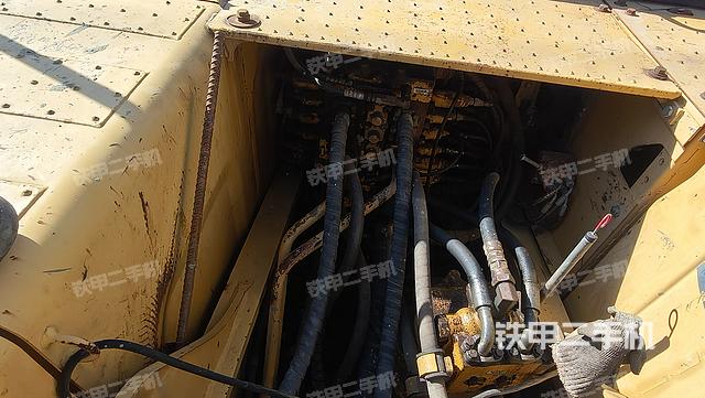 液壓泵艙室正面整體（整機(jī)外觀）