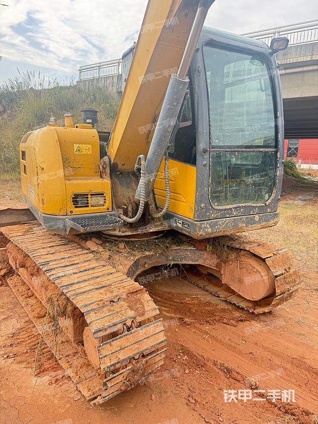 驾驶室整体（整机外观）