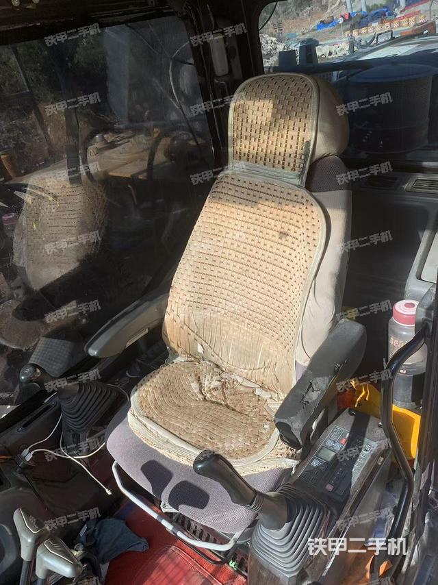 驾驶室整体（整机外观）