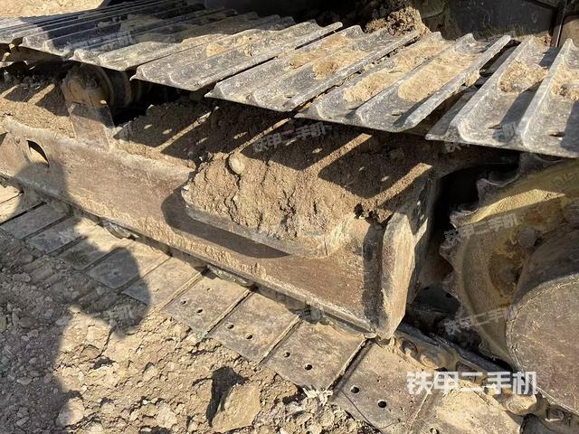 單側(cè)履帶整體（整機(jī)外觀）