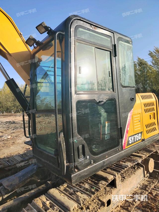 駕駛室整體（整機(jī)外觀）