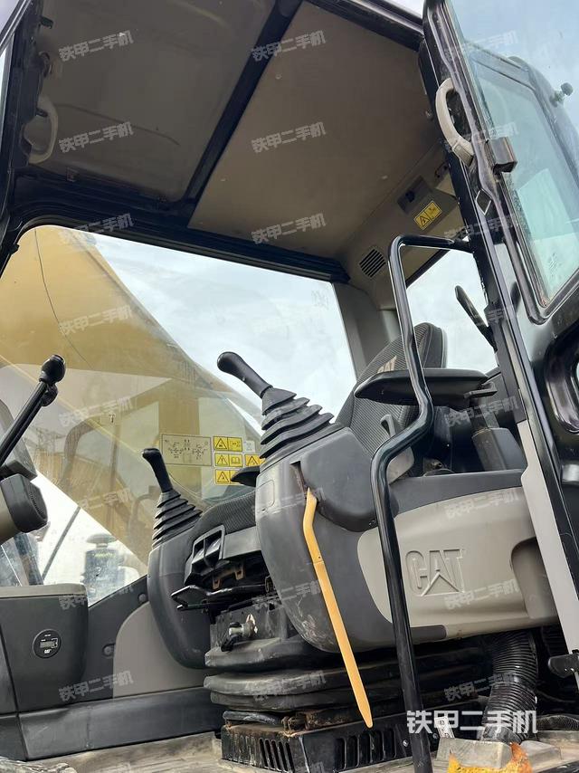 駕駛室整體（整機(jī)外觀）