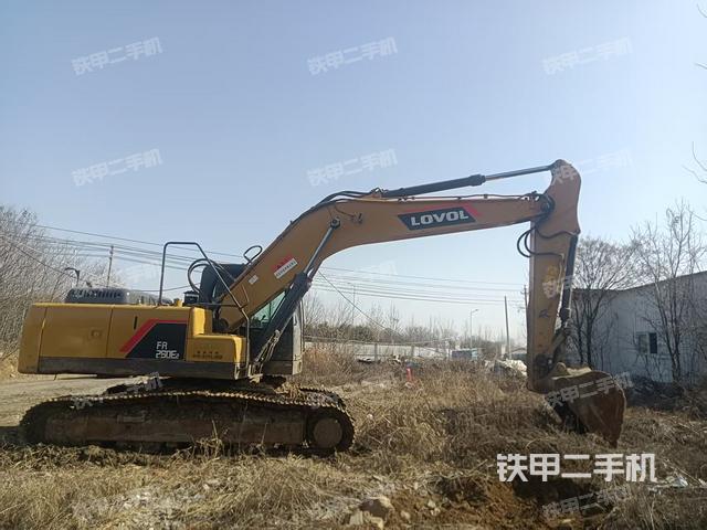 雷沃重工FR220E2挖掘機(jī)