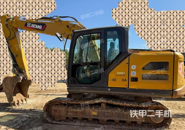 駕駛室頂部（整機外觀）