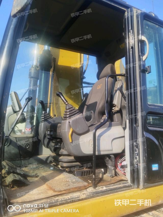 駕駛室整體（整機外觀）