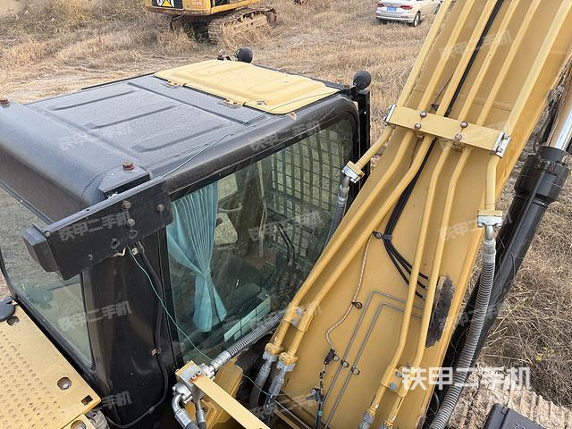 驾驶室顶部（整机外观）