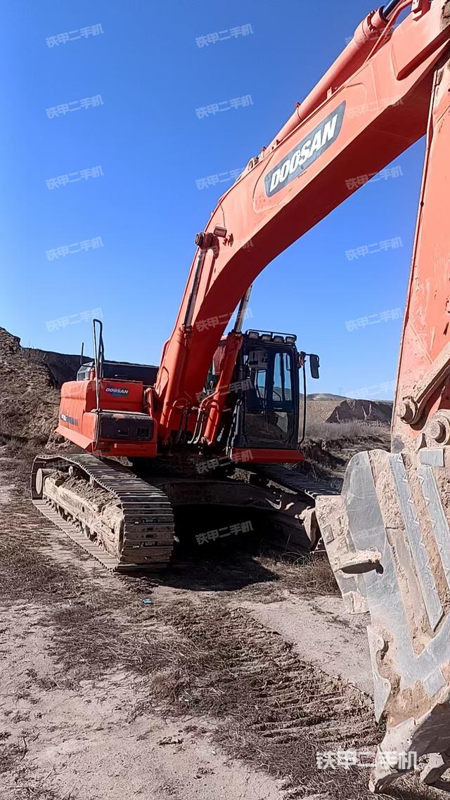 驾驶室顶部（整机外观）