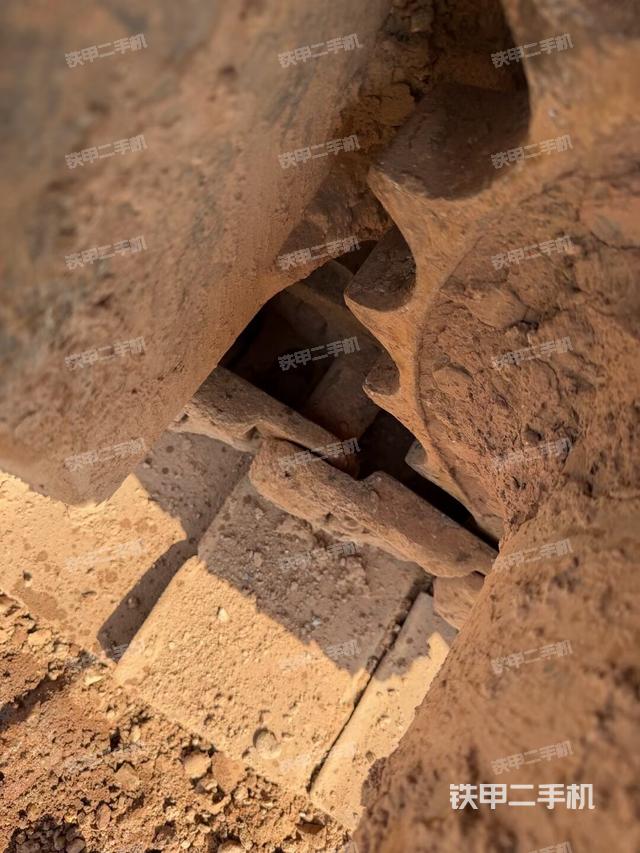 右側(cè)行走馬達(dá)蓋板（行走機(jī)構(gòu)）