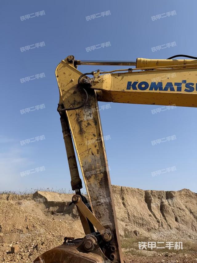 大臂油缸整體?豎拍（工作和回轉(zhuǎn)裝置）