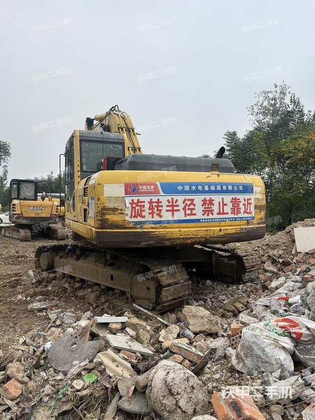 小松PC200-8挖掘机