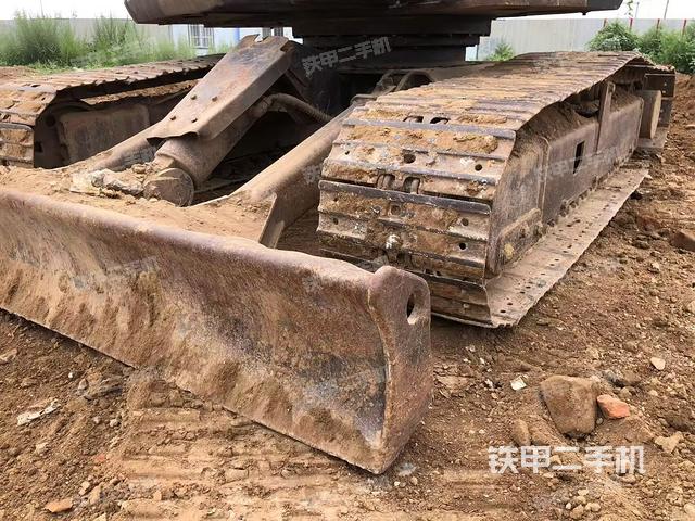 單側(cè)履帶整體（整機(jī)外觀）