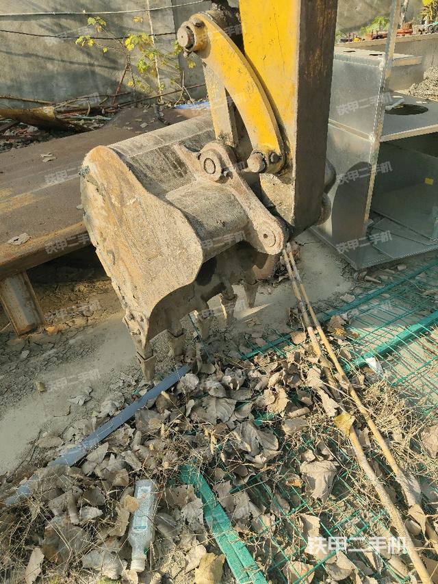 鏟斗右后整體（工作和回轉(zhuǎn)裝置）