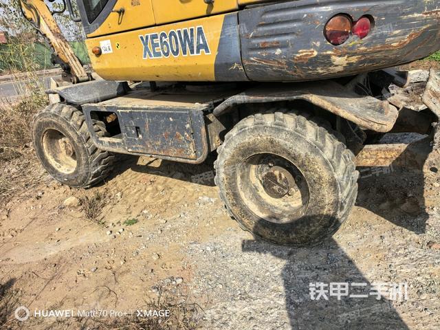 单侧履带整体（整机外观）