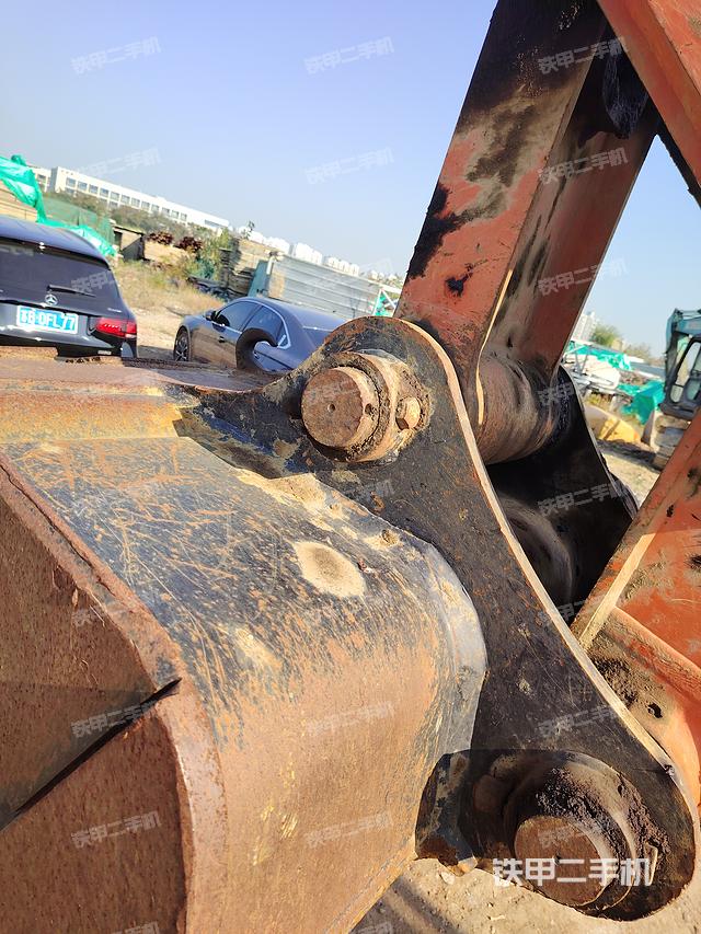 驾驶室顶部（整机外观）