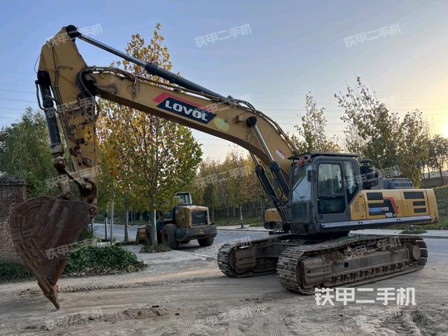 雷沃重工FR480E-HD挖掘機(jī)