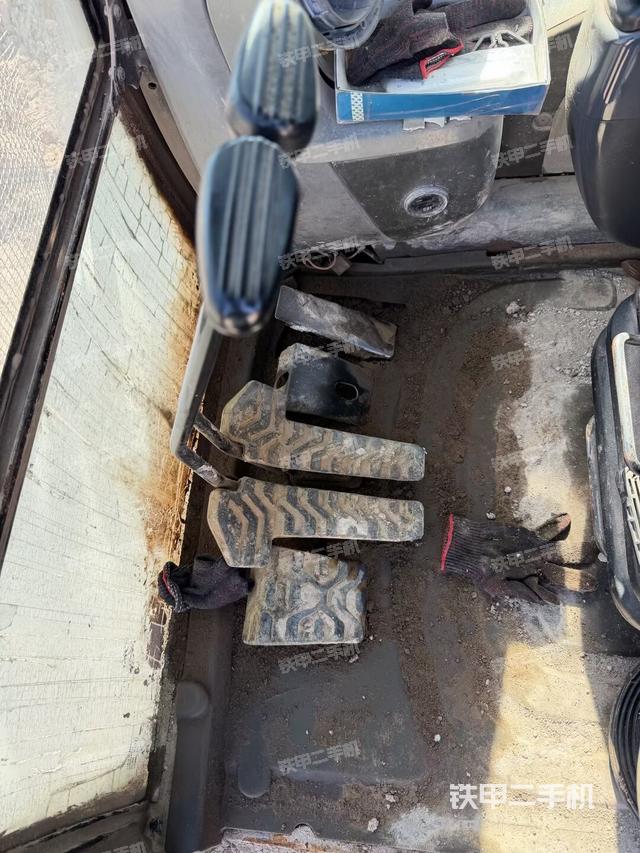 座椅左側(cè)控制臺/音響/含左手柄（駕駛室部分）