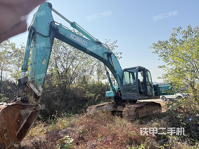 神钢SK210LC-8挖掘机