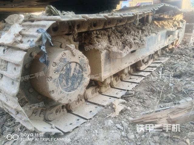 單側(cè)履帶整體（整機(jī)外觀）