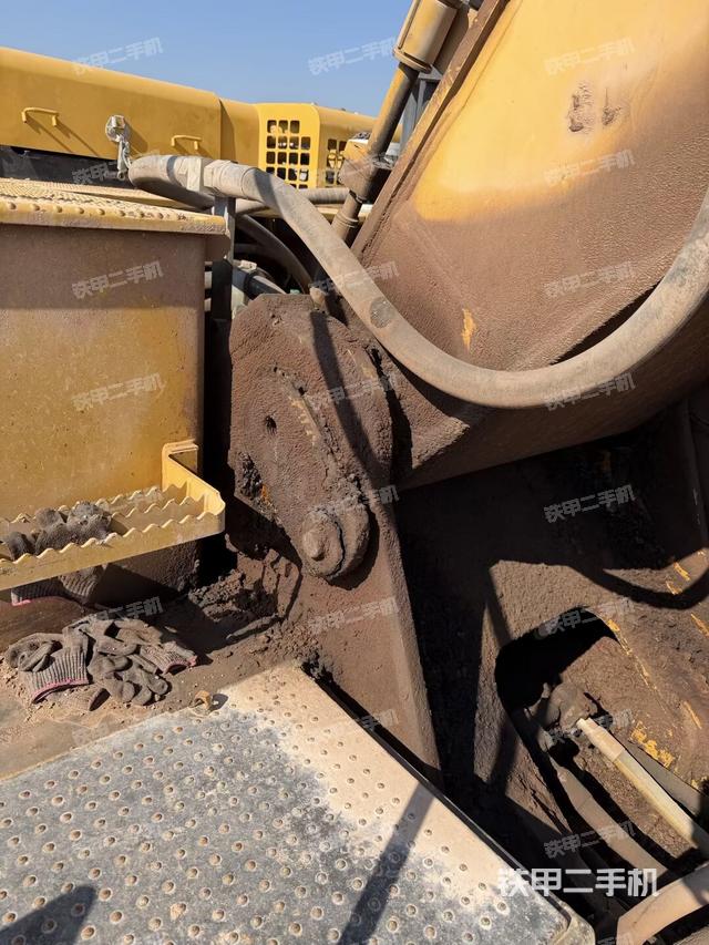 大臂根部?斜視（工作和回轉(zhuǎn)裝置）