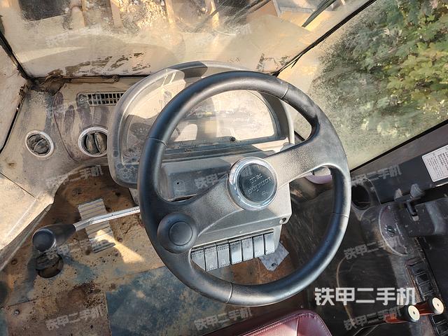 駕駛室工作臺（整機外觀及大件）