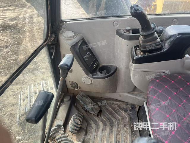 駕駛室頂部（整機(jī)外觀）