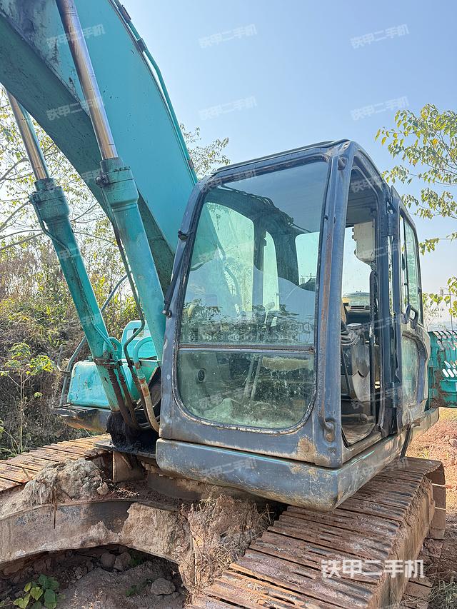 驾驶室整体（整机外观）