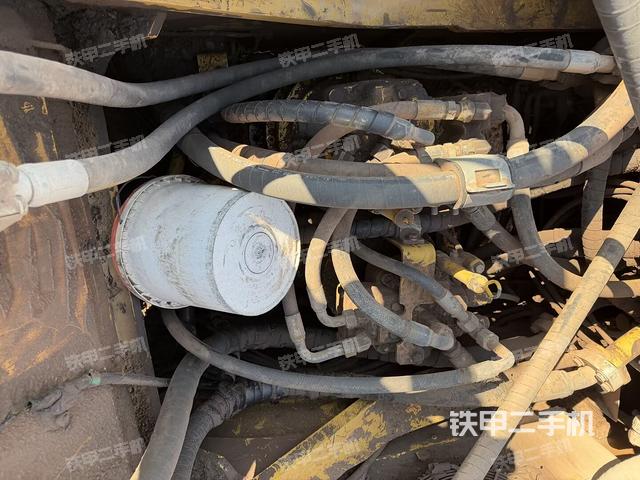 回轉(zhuǎn)馬達（上車部件）