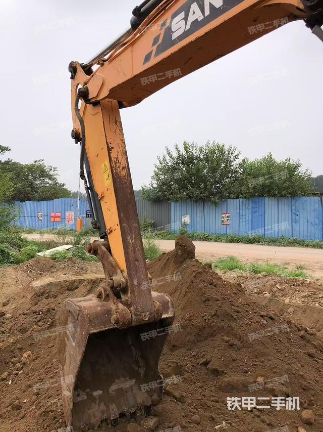駕駛室頂部（整機(jī)外觀）