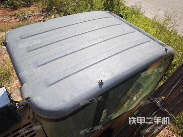 驾驶室顶部（整机外观）