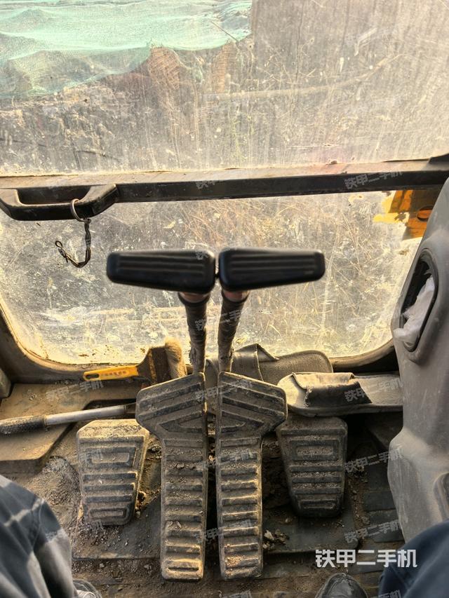 后窗玻璃角标（驾驶室部分）