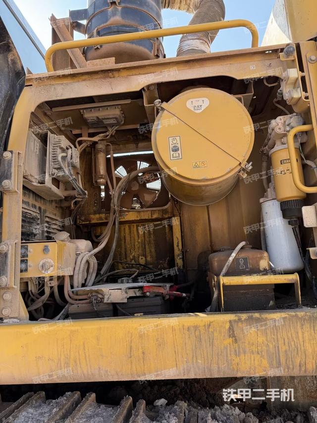 散熱器正面（大件艙室）