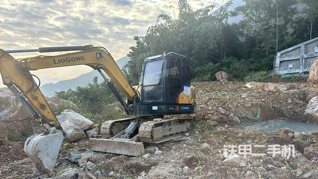 驾驶室整体（整机外观）