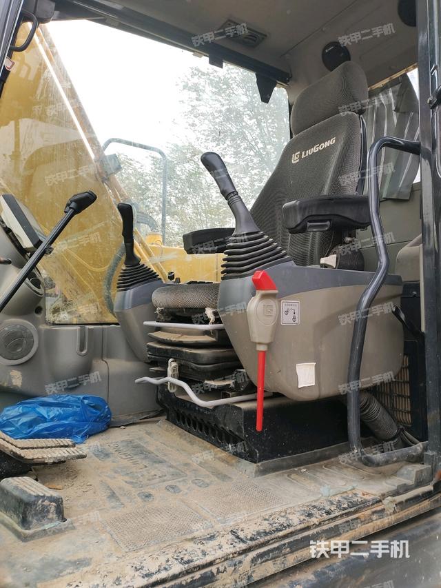 駕駛室正側（駕駛室部分）